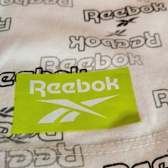 Reebok Kids White Logo Tee (Size XL 18/20) - Picture 5 of 6